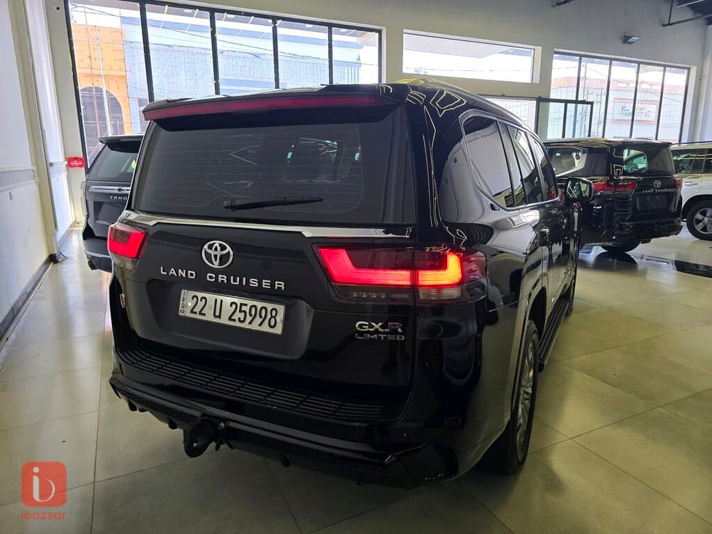 Toyota Land Cruiser GXR Limited 4