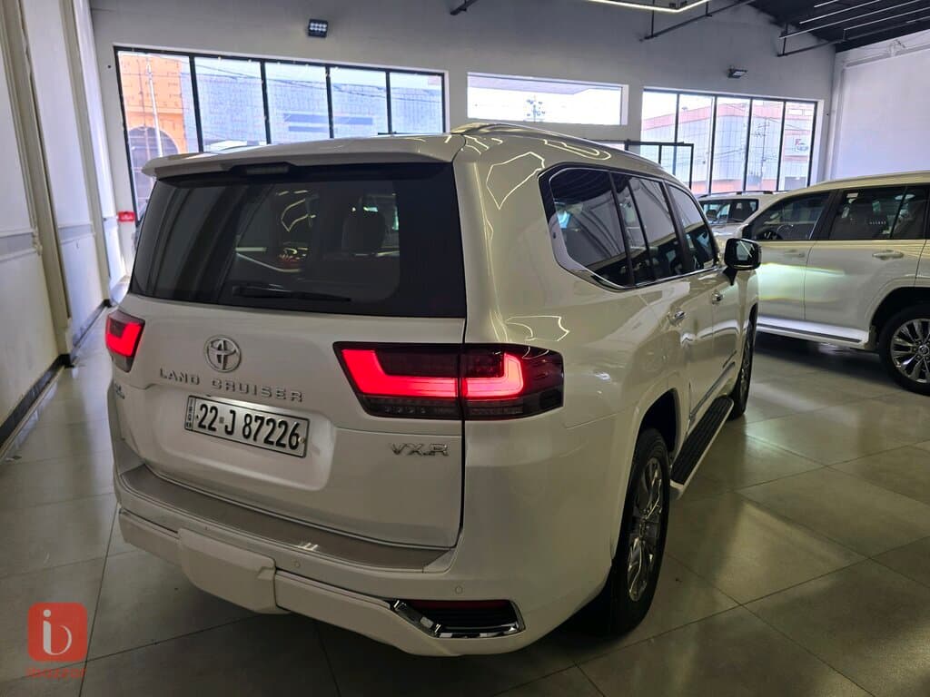 Toyota Land Cruiser GXR 5