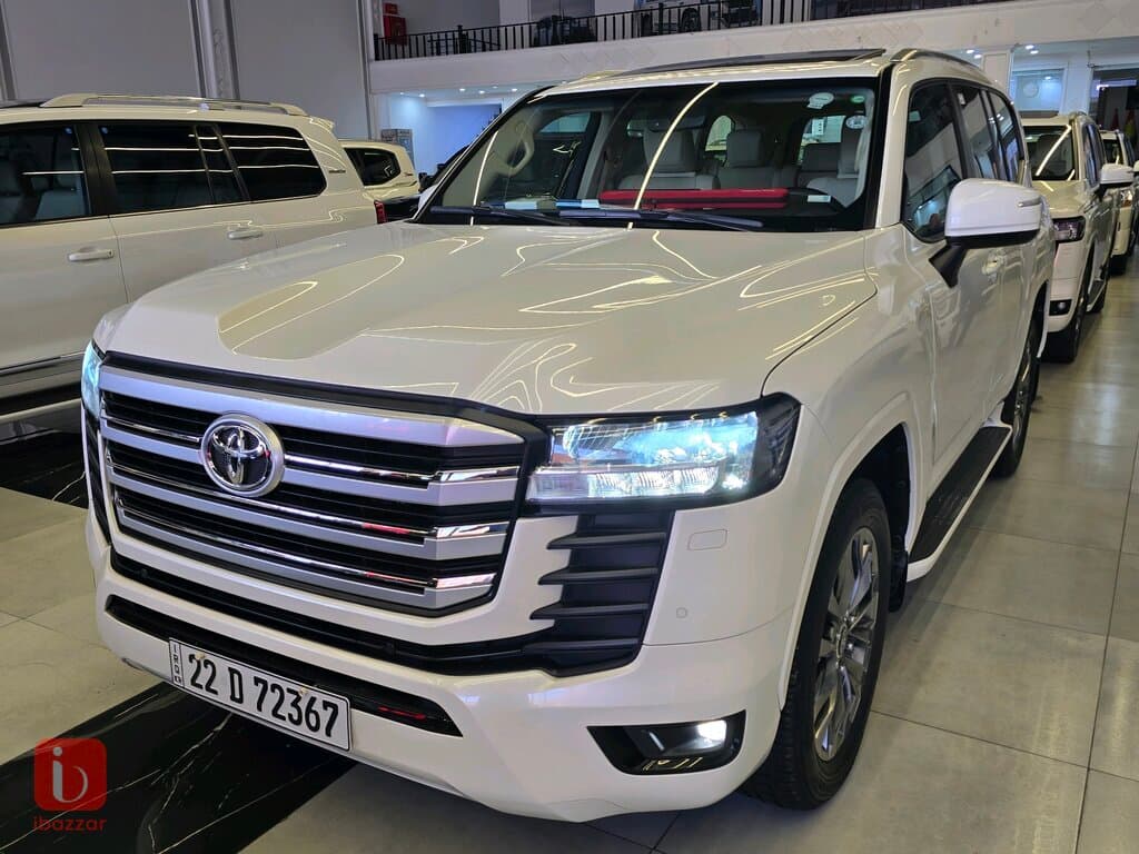 Toyota Land Cruiser GXR 1