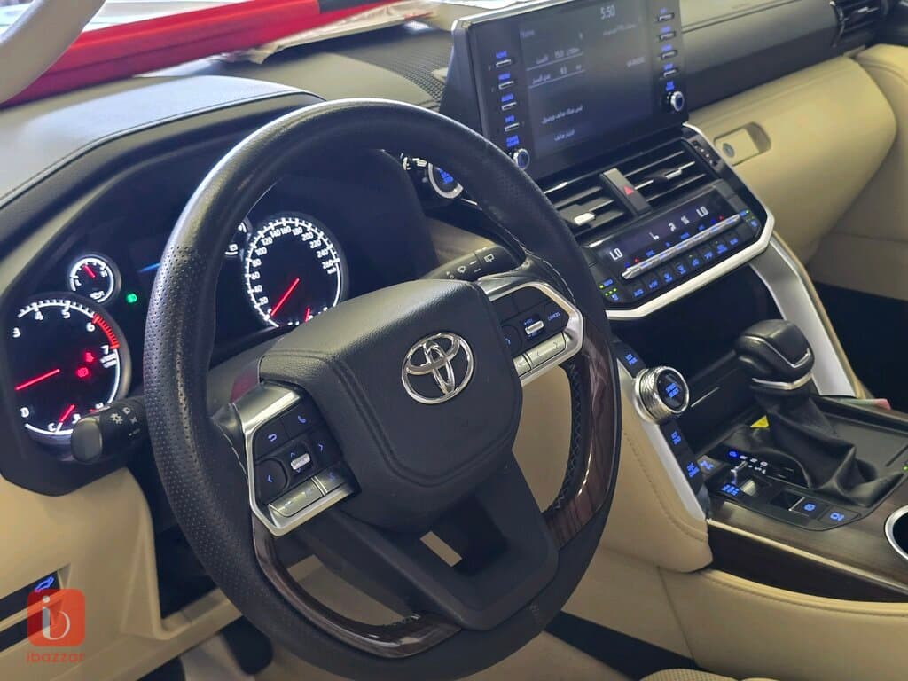 Toyota Land Cruiser GXR 7