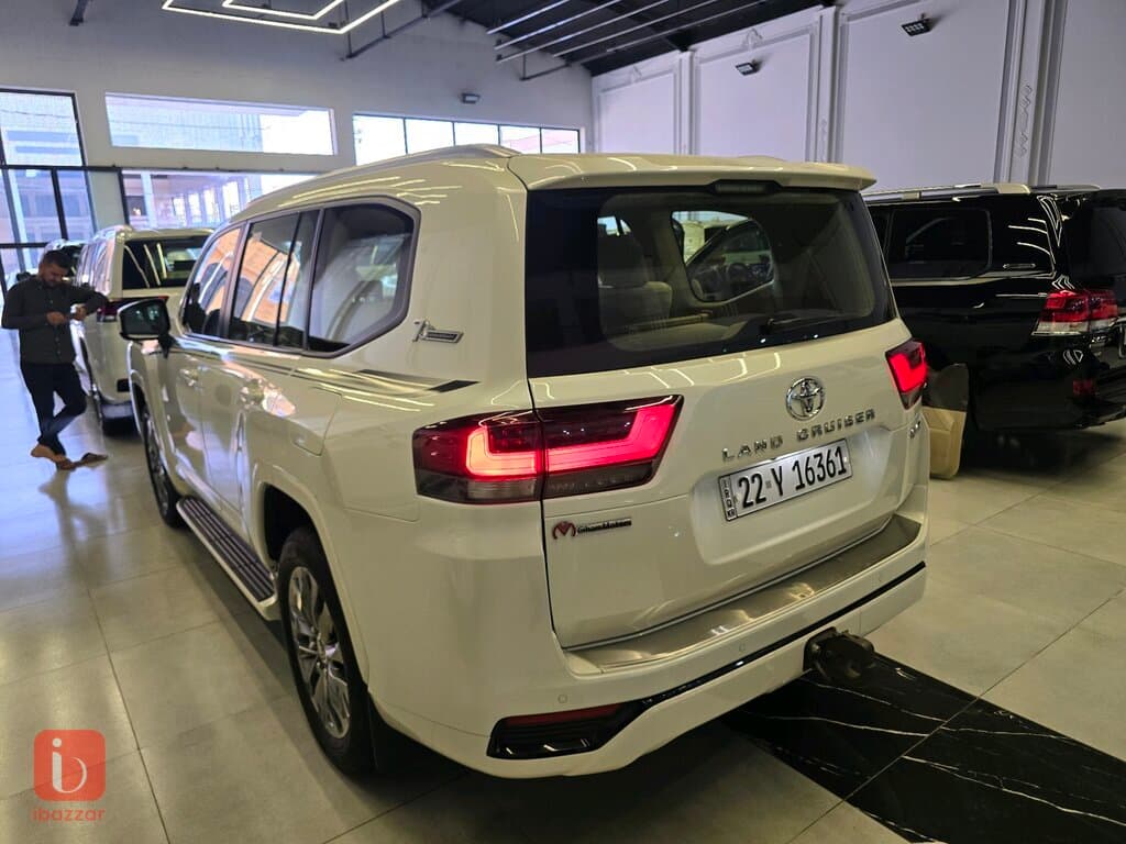 Toyota Land Cruiser GXR 5