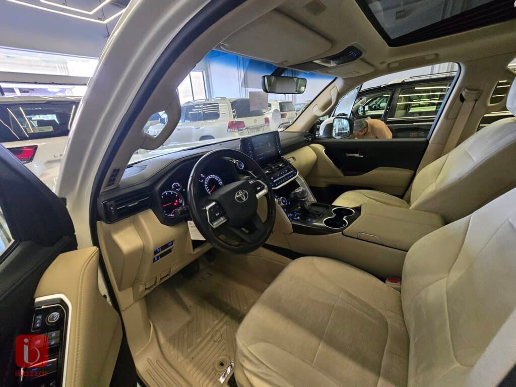 Toyota Land Cruiser GXR 7