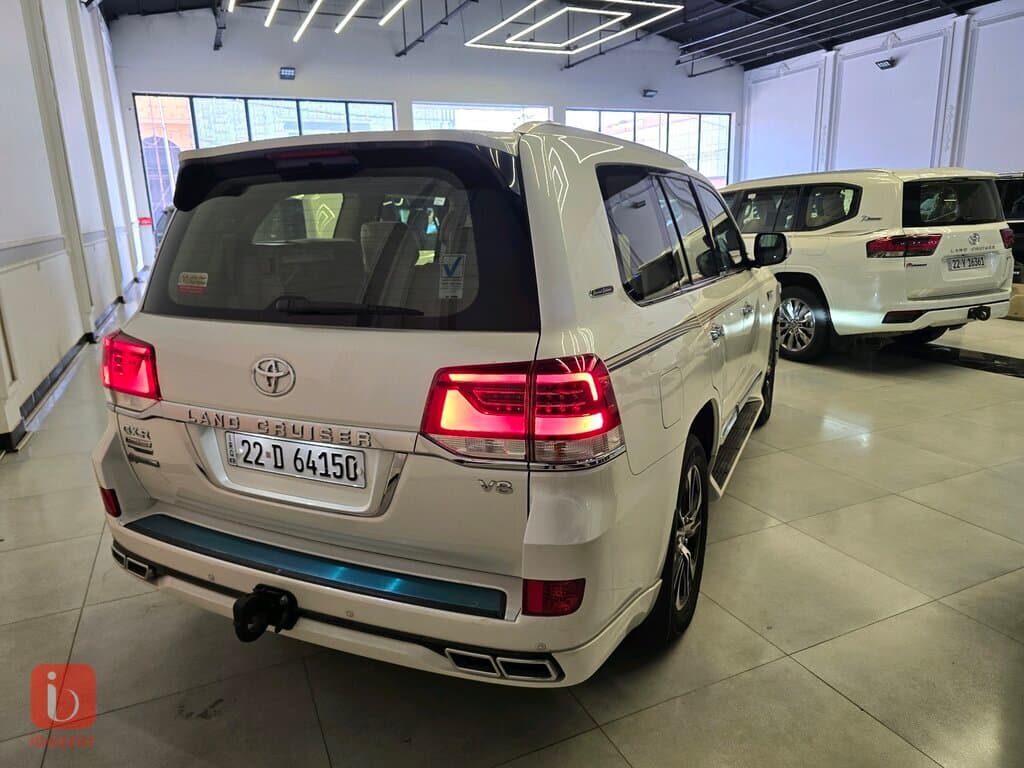 Toyota Land Cruiser GXR 5