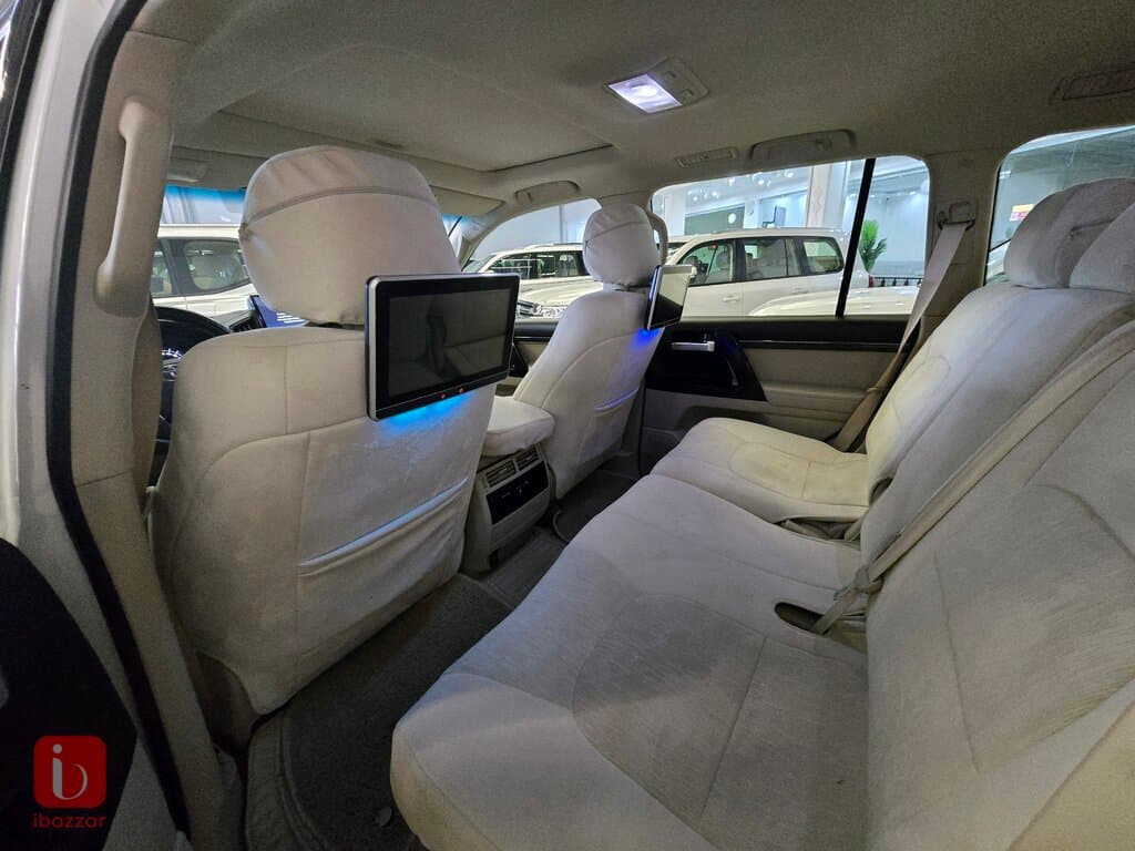 Toyota Land Cruiser GXR 7