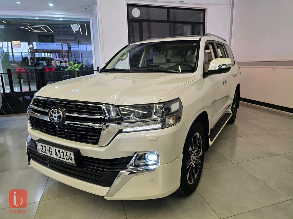Toyota Land Cruiser GXR 2