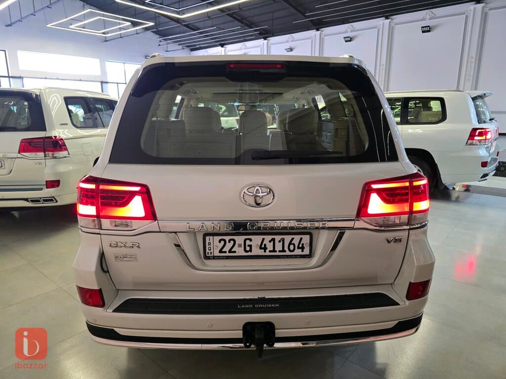 Toyota Land Cruiser GXR 4