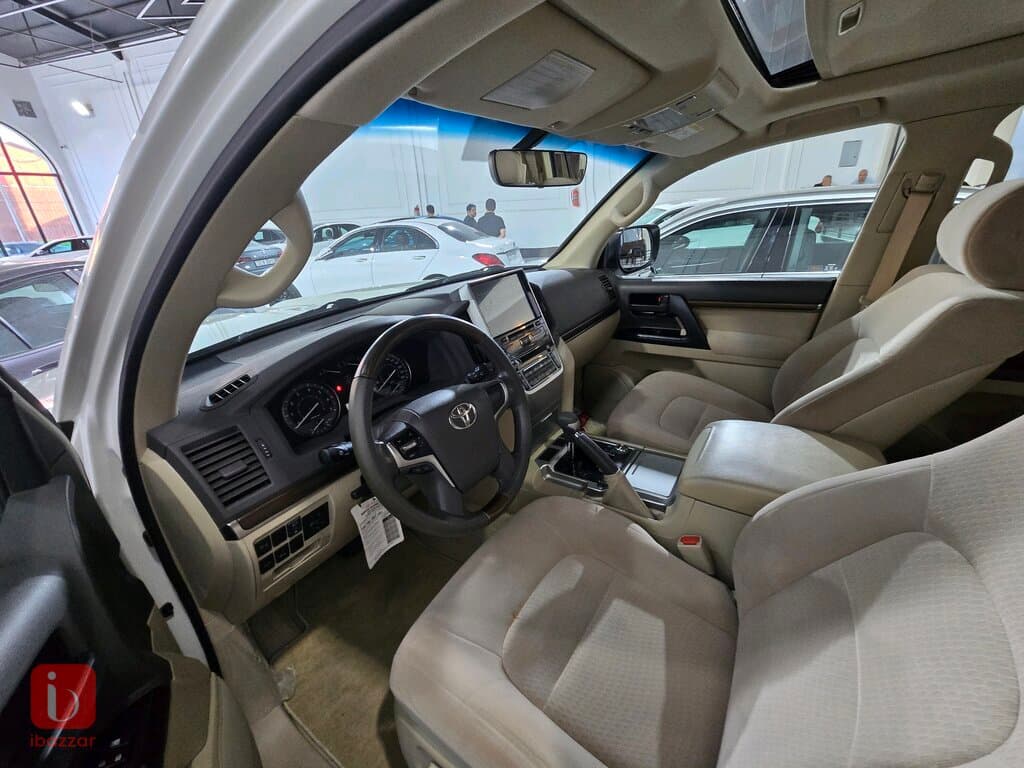 Toyota Land Cruiser GXR 6