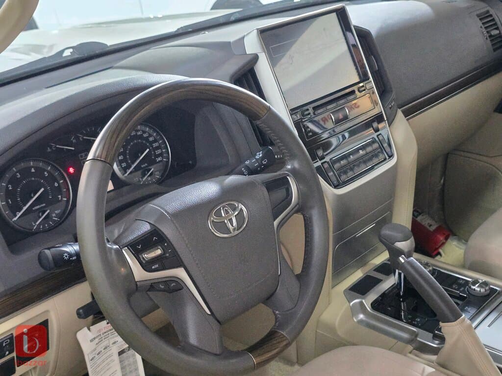 Toyota Land Cruiser GXR 7