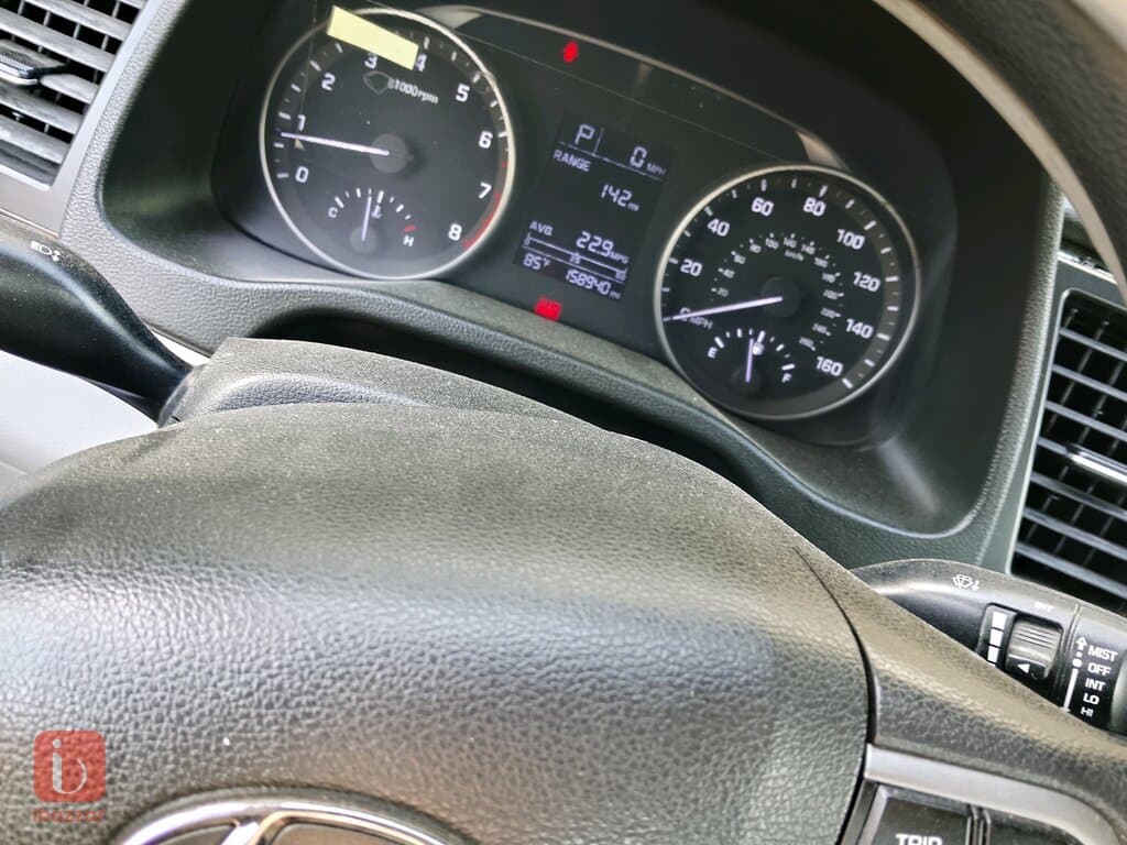 Hyundai Elantra 2