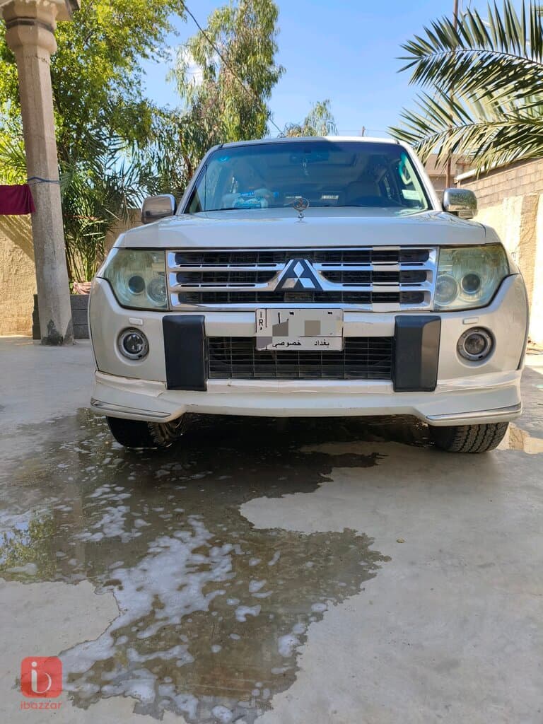 Mitsubishi Pajero GLS 1