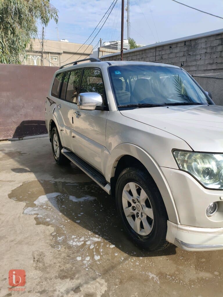Mitsubishi Pajero GLS 10