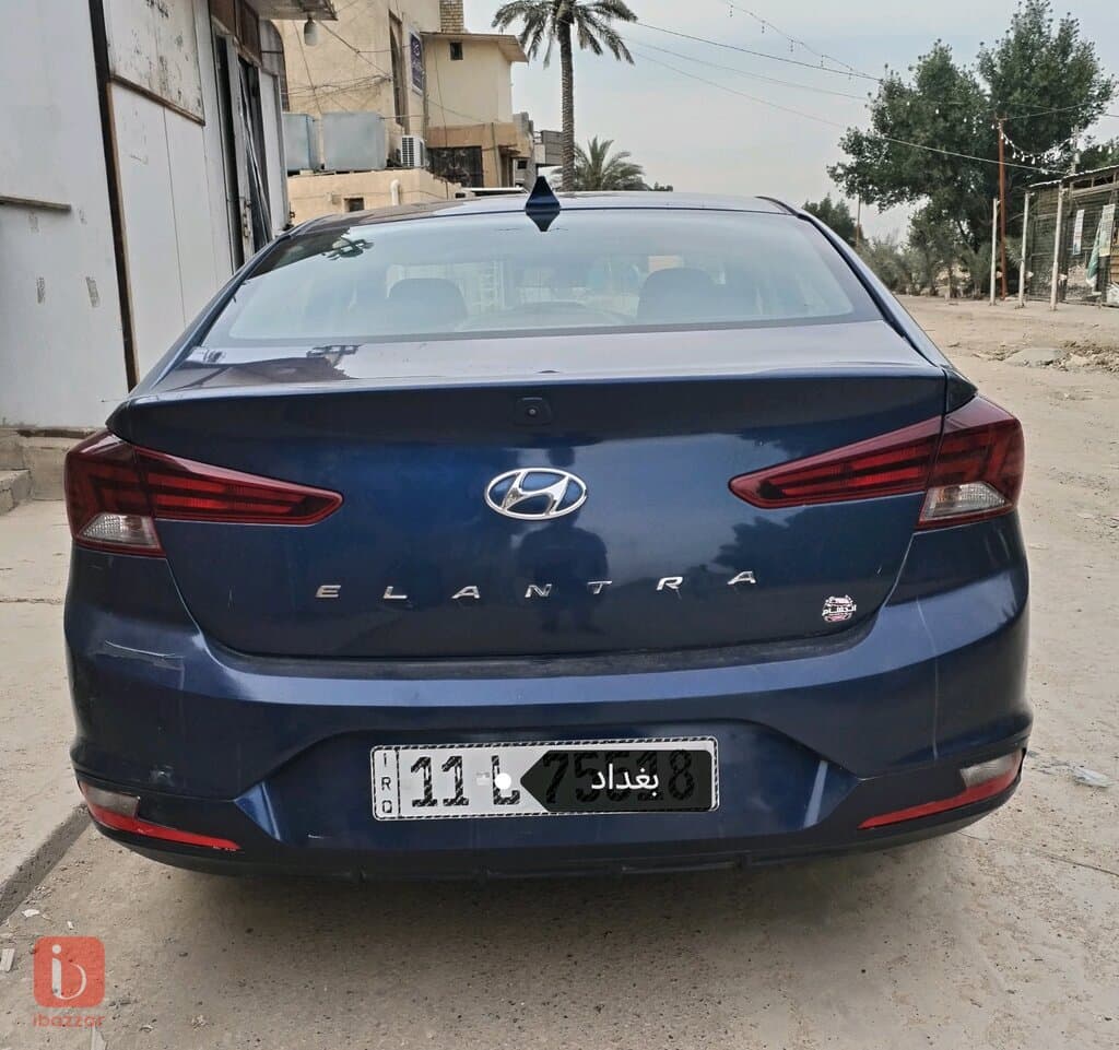 Hyundai Elantra 2