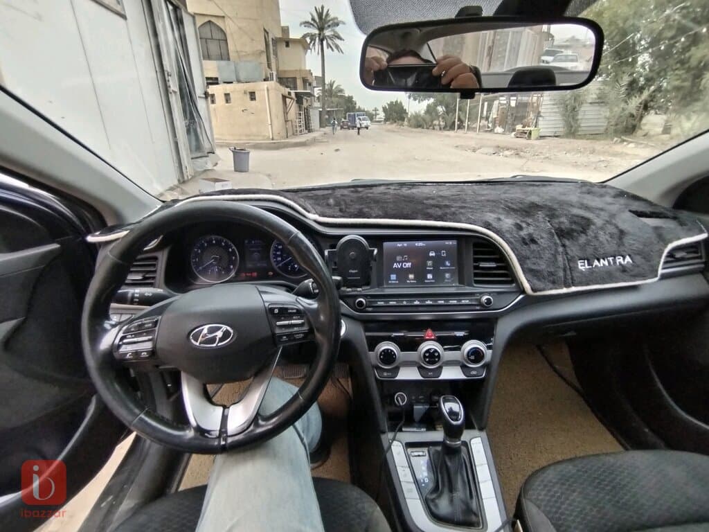 Hyundai Elantra 9