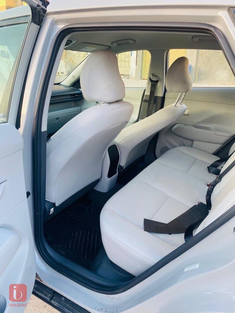Hyundai Kona 2.0 I4 FWD 10