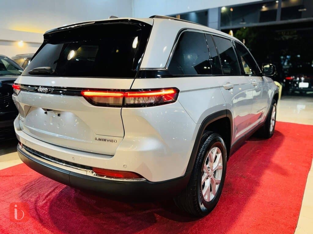 Jeep Grand Cherokee Limited — photo 4