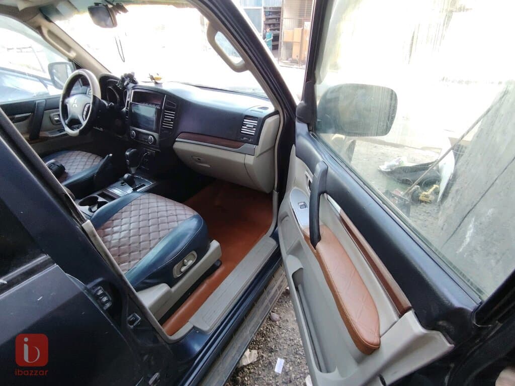 Mitsubishi Pajero 4WD 5 Door 8