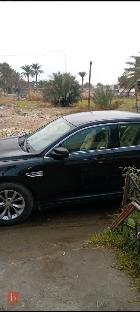 Ford Taurus SE 8
