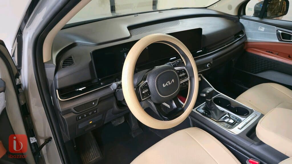 KIA Carnival 16