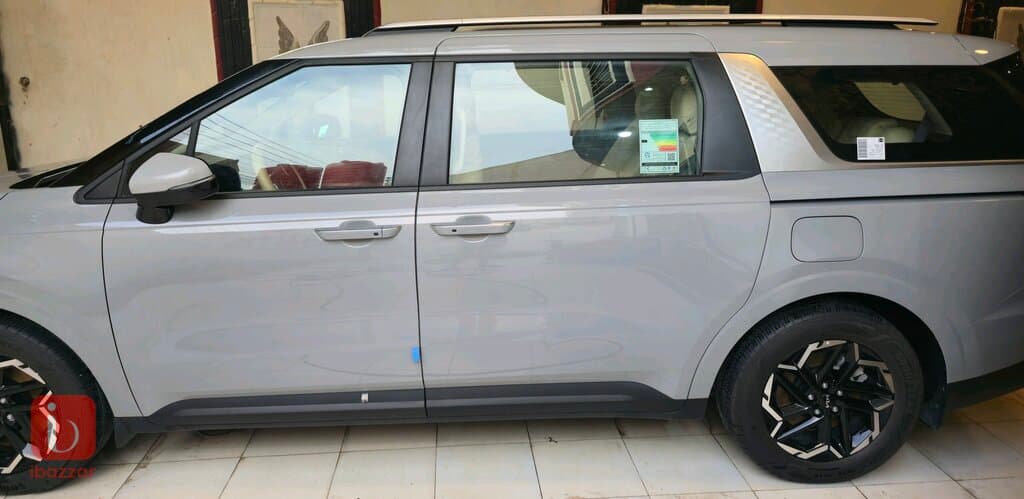 KIA Carnival 18