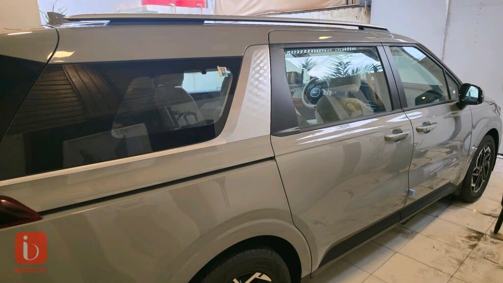 KIA Carnival 5