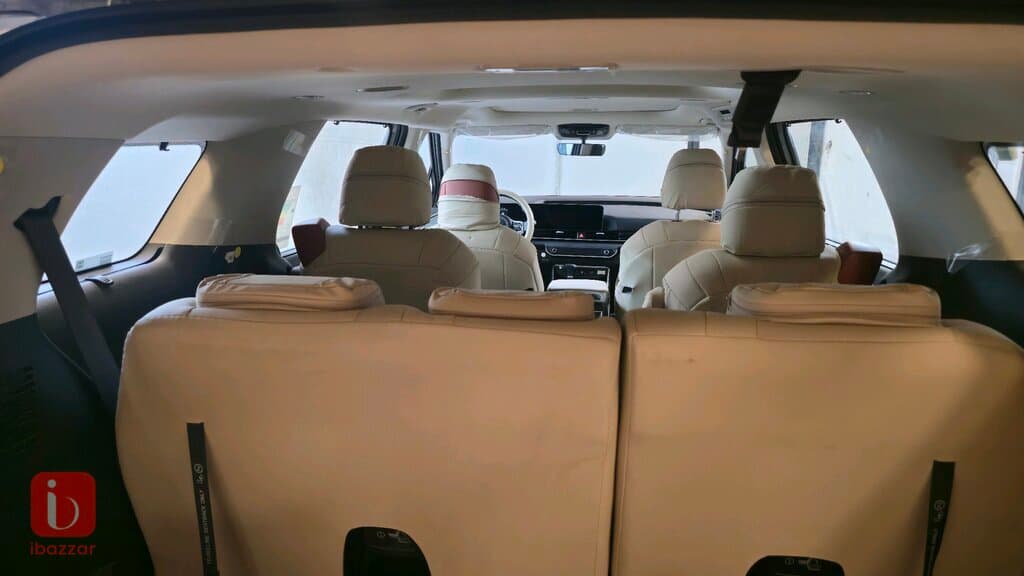 KIA Carnival 8
