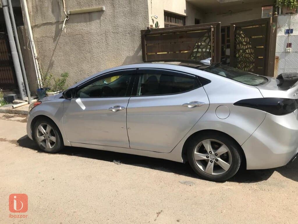 Hyundai Elantra 6