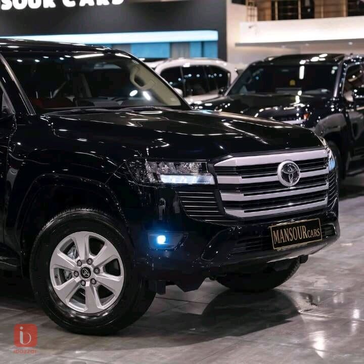 Toyota Land Cruiser GX 2