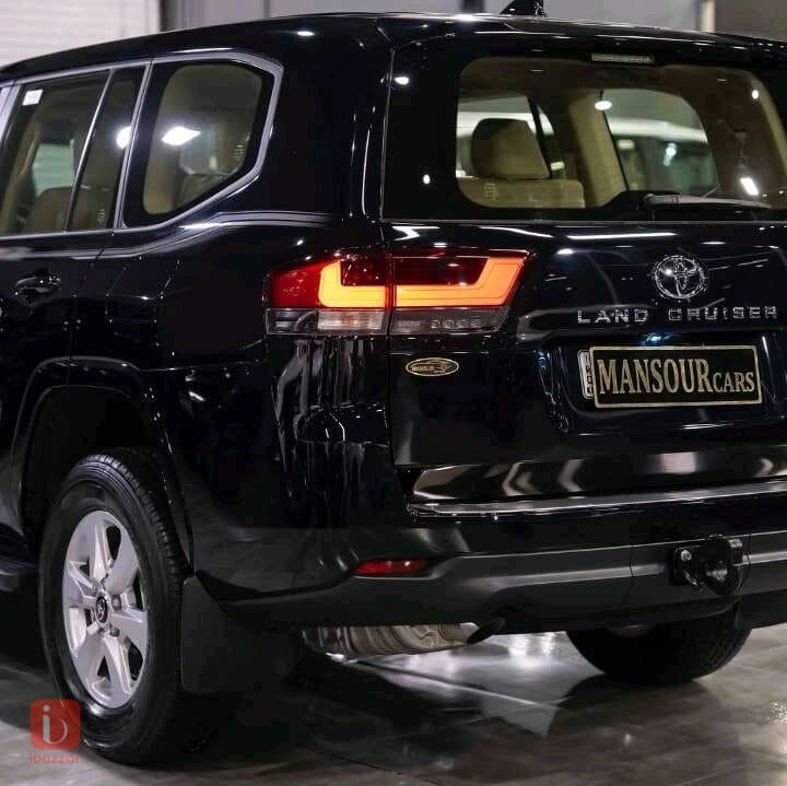 Toyota Land Cruiser GXR 4