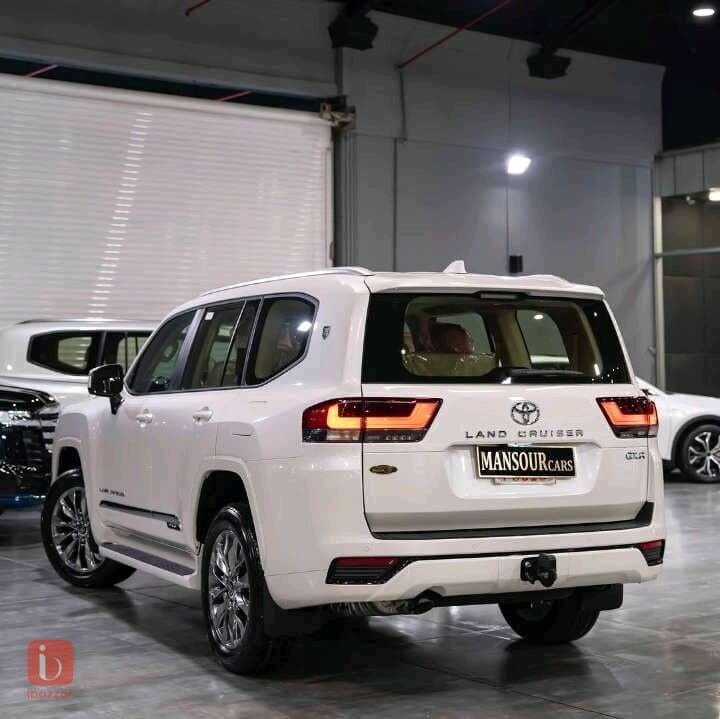 Toyota Land Cruiser GXR 5