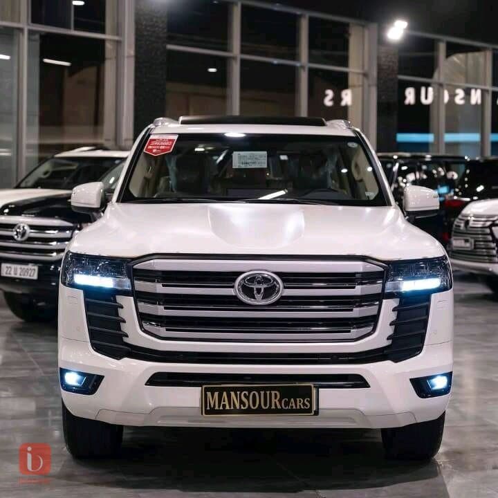 Toyota Land Cruiser GXR 3