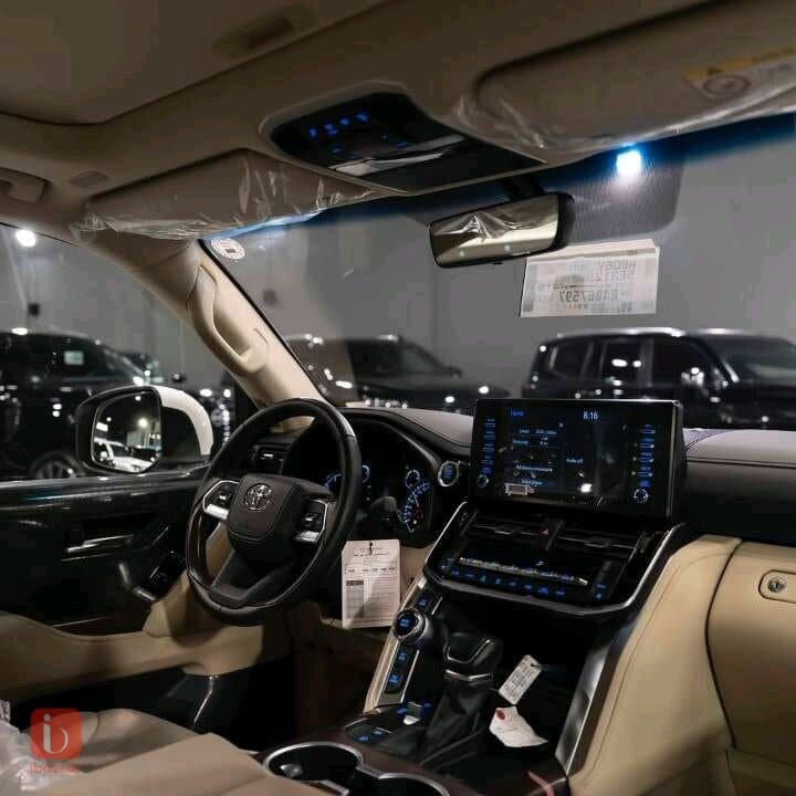 Toyota Land Cruiser GXR 9
