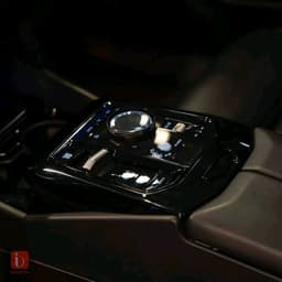 BMW 5-Series 530i — photo 5