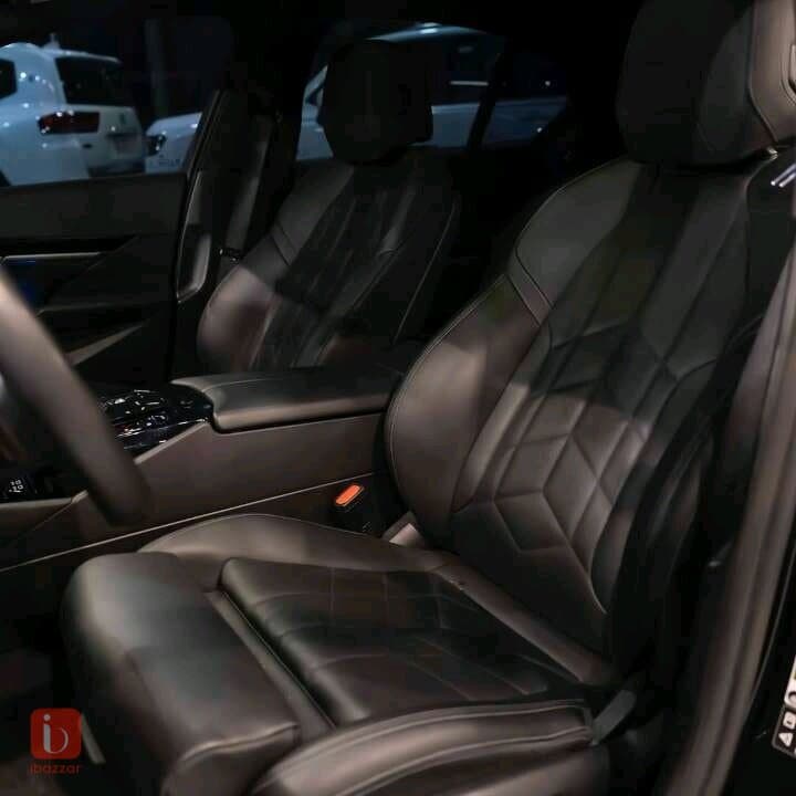 BMW 5-Series 530i — photo 8