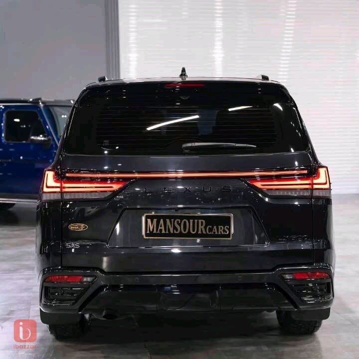 Lexus LX600 6