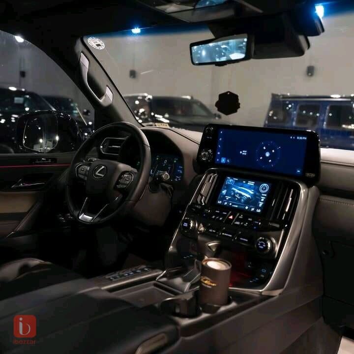 Lexus LX600 7