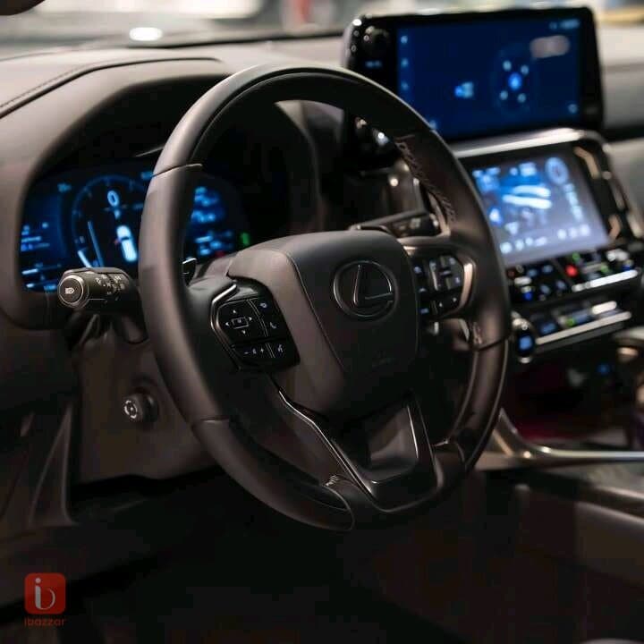 Lexus LX600 9