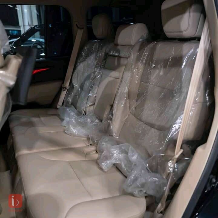Toyota Land Cruiser GXR Limited 9