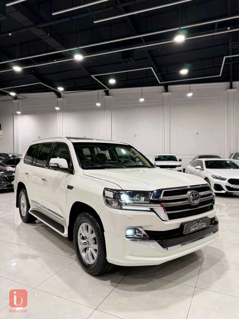 Toyota Land Cruiser GXR 1