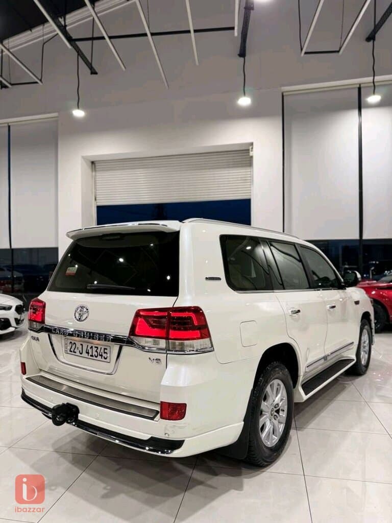 Toyota Land Cruiser GXR 4