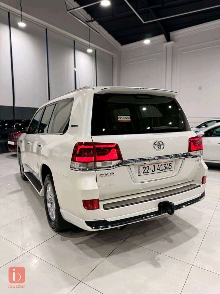 Toyota Land Cruiser GXR 6