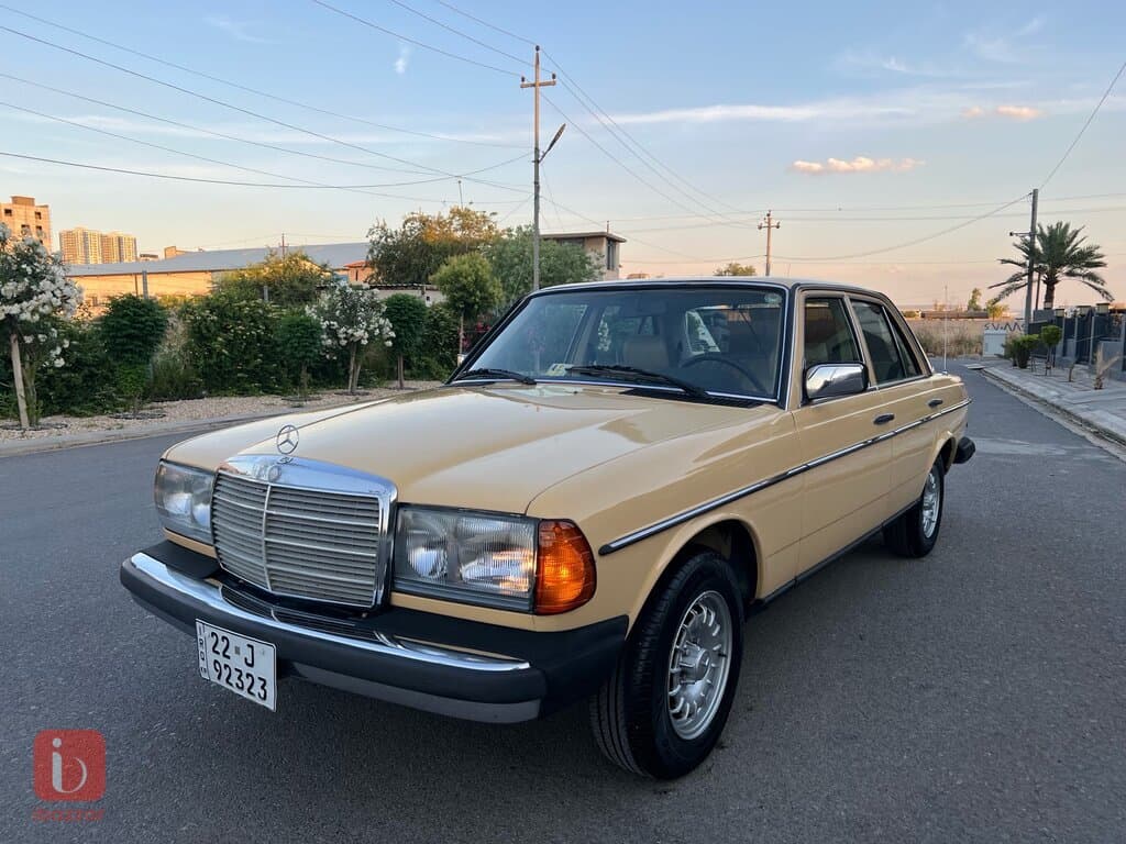 Mercedes-Benz E-Class E 300 1