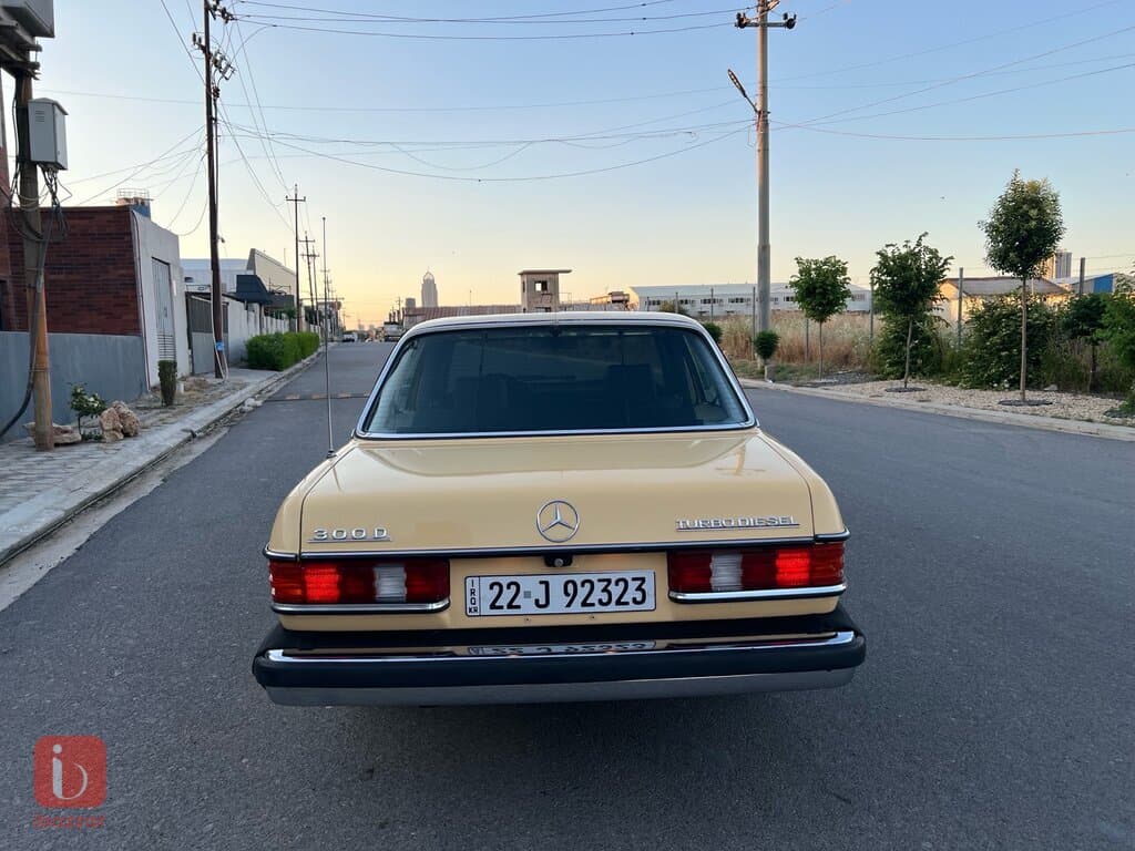 Mercedes-Benz E-Class E 300 7