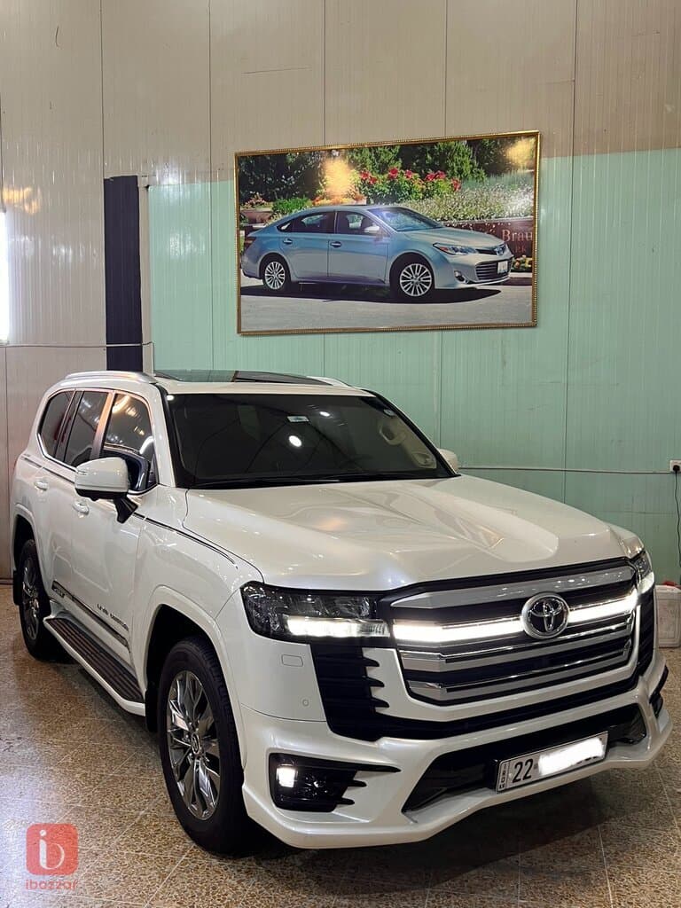 Toyota Land Cruiser GXR Limited 1