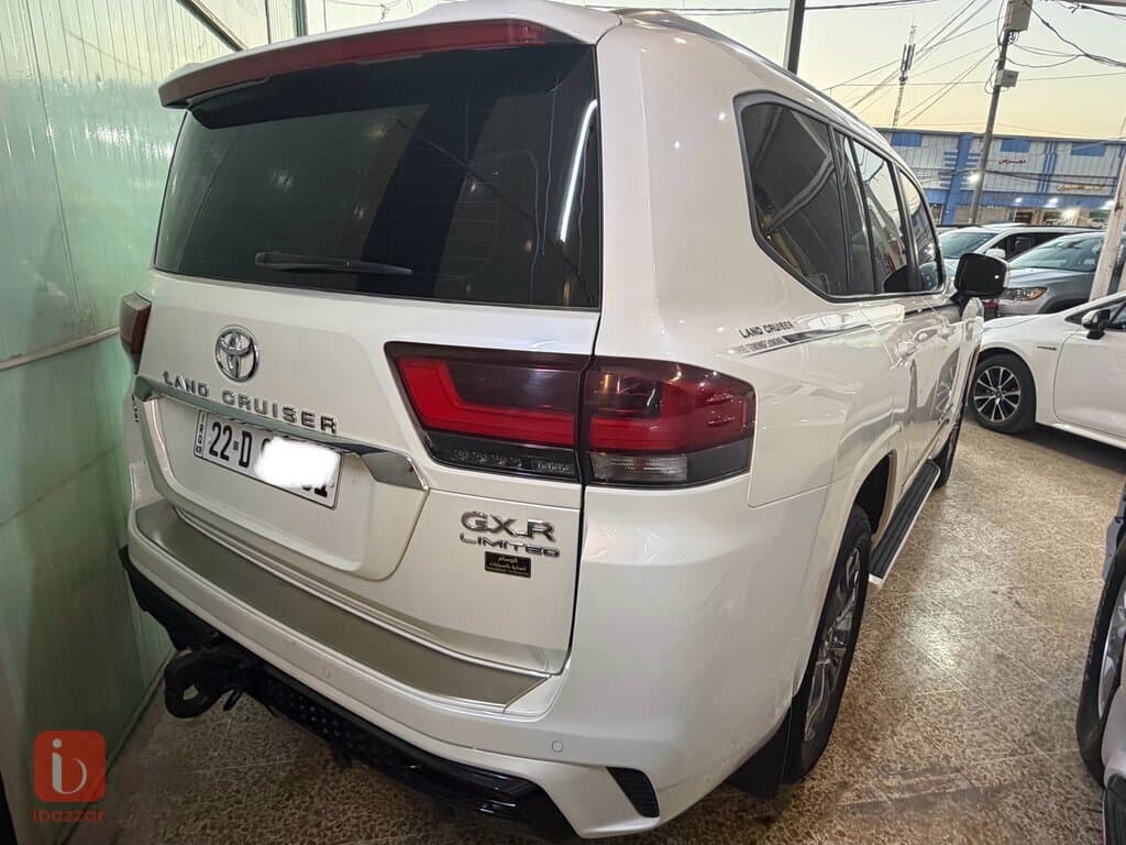 Toyota Land Cruiser GXR Limited 4