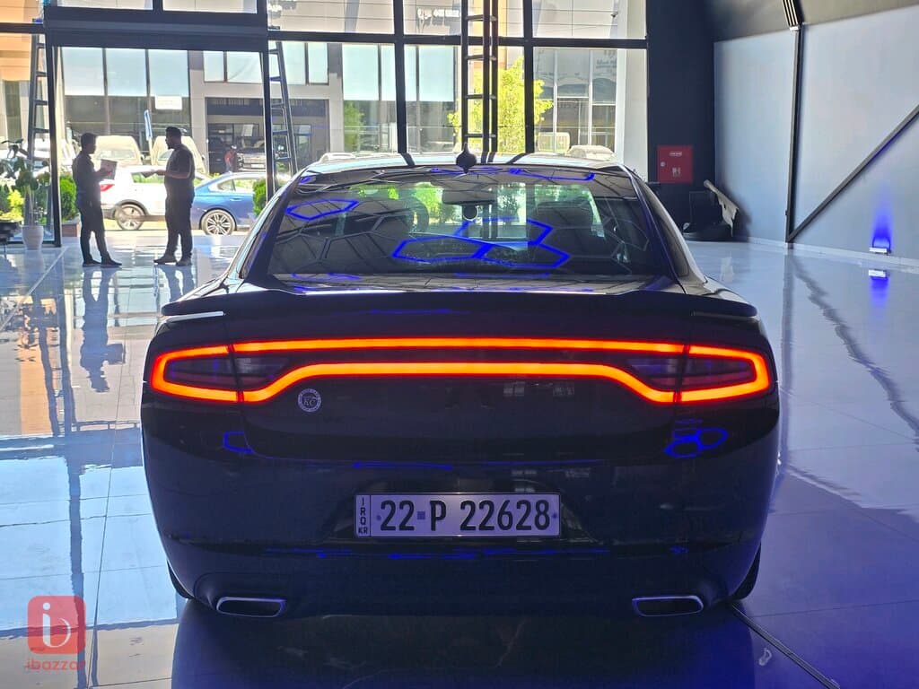 Dodge Charger SXT 4