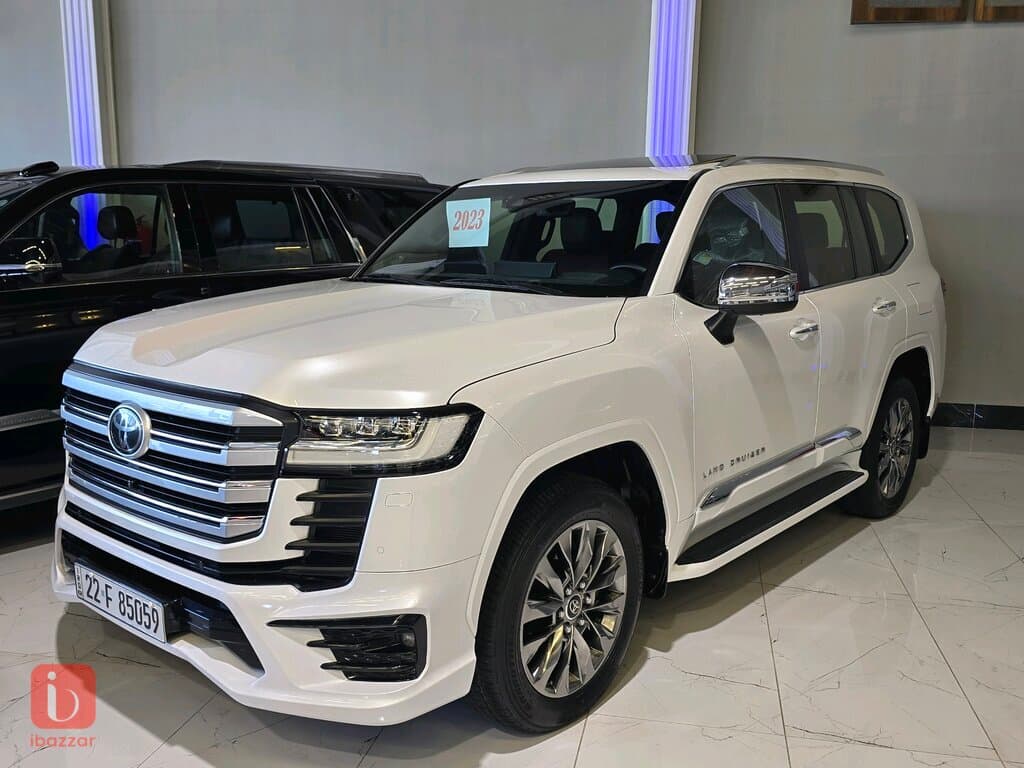 Toyota Land Cruiser VXR 2