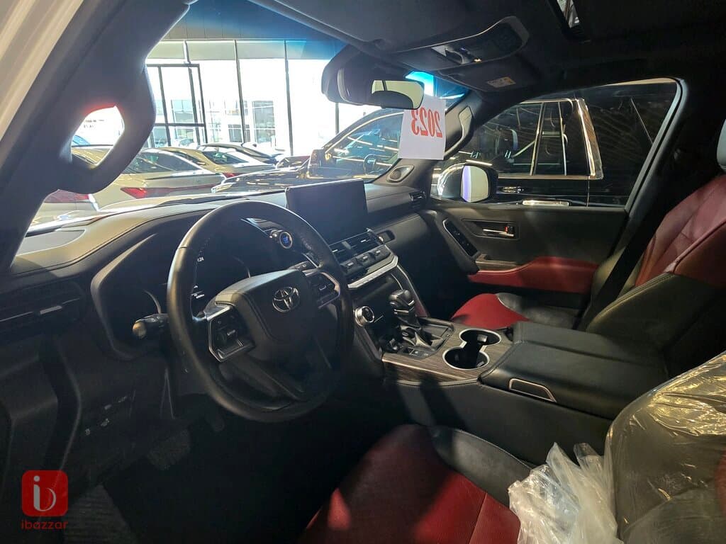 Toyota Land Cruiser VXR 6