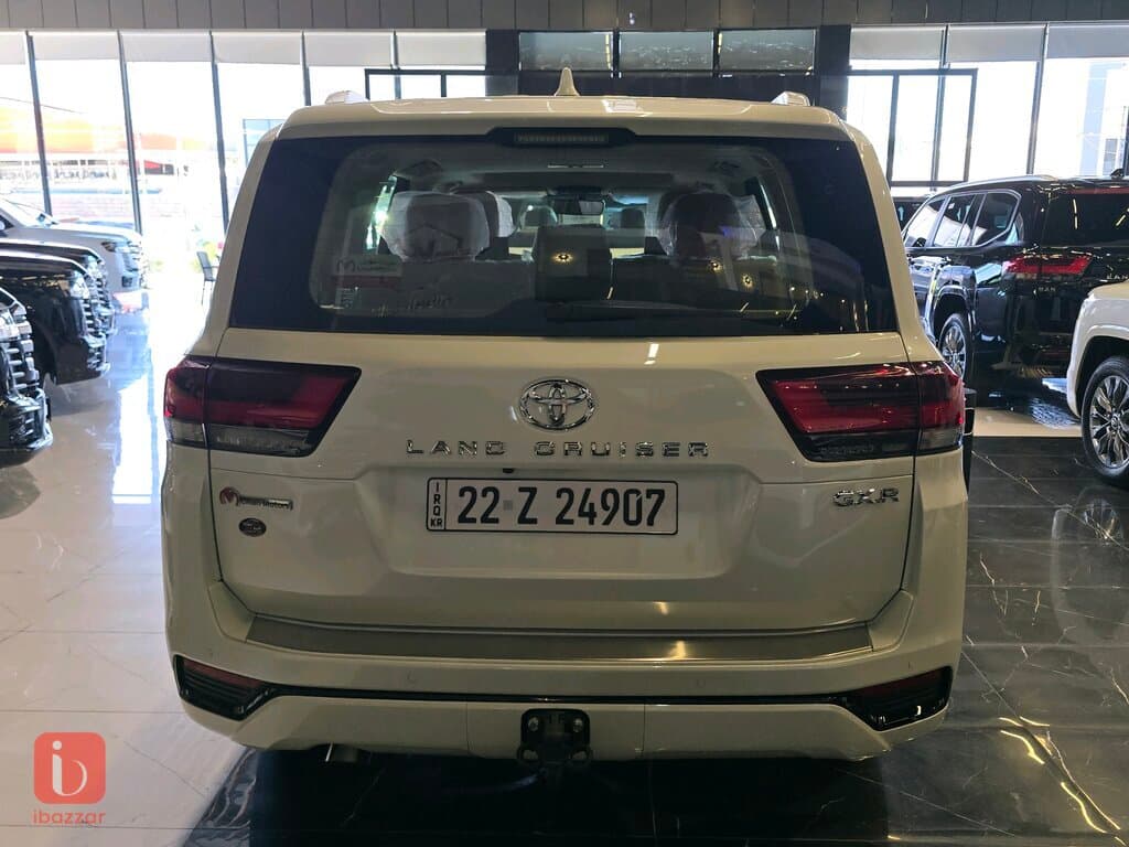 Toyota Land Cruiser GXR 3