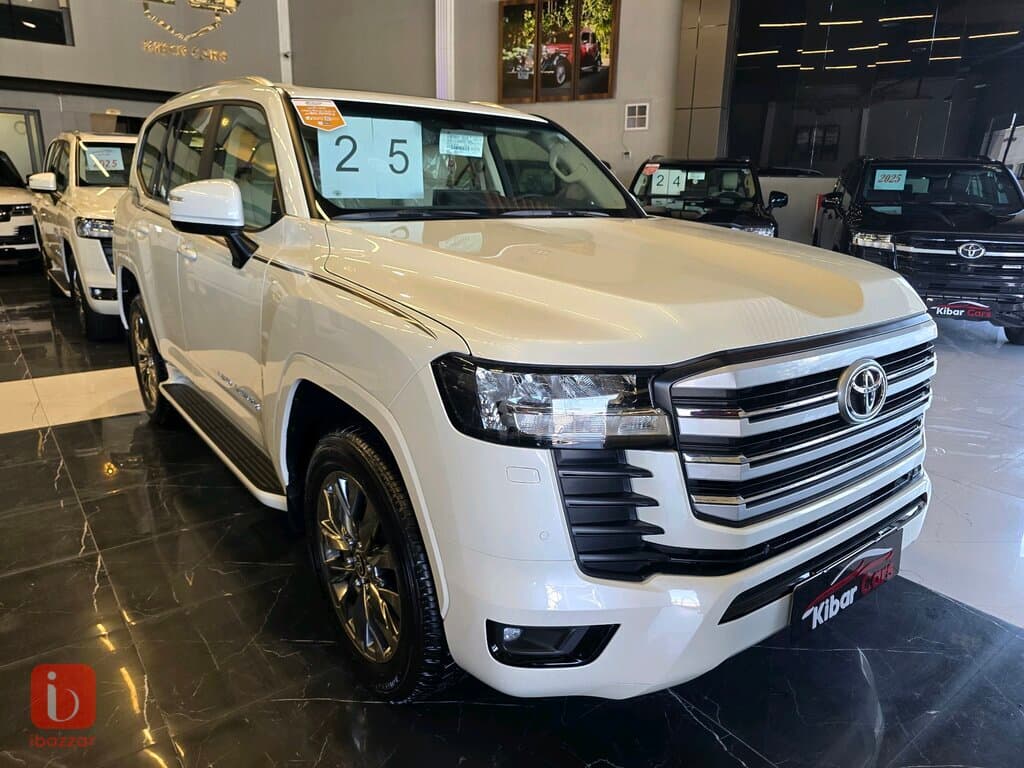 Toyota Land Cruiser GXR 1