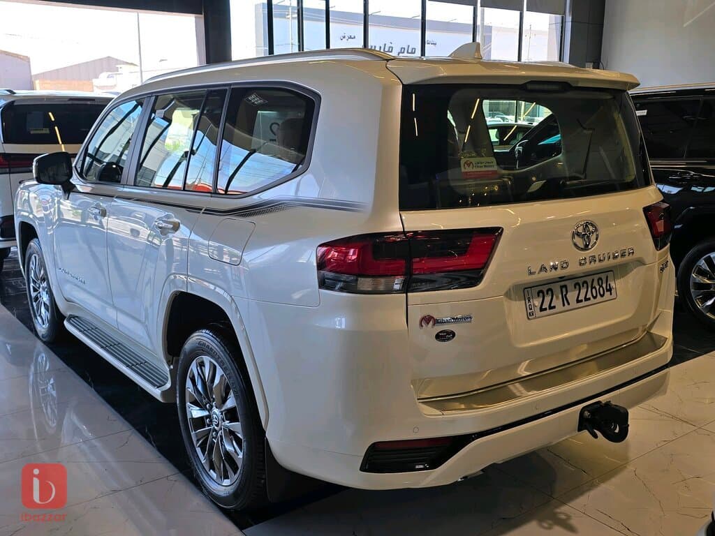 Toyota Land Cruiser GXR 3